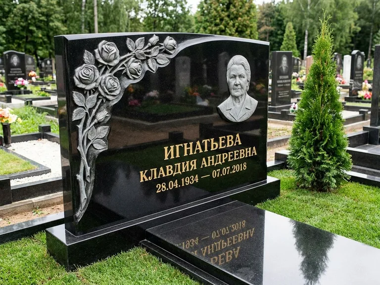 Памятник с барельефом — выполненная работа 45 в Калининграде