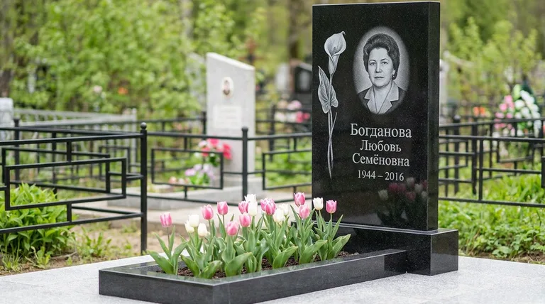 Памятник с гравировкой калл — выполненная работа «Богданова» в Калининграде
