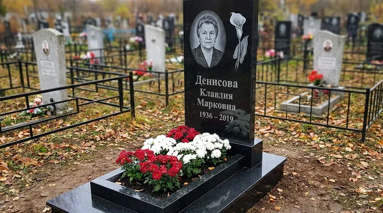 Памятник с гравировкой калл — выполненная работа «Денисова» в Калининграде