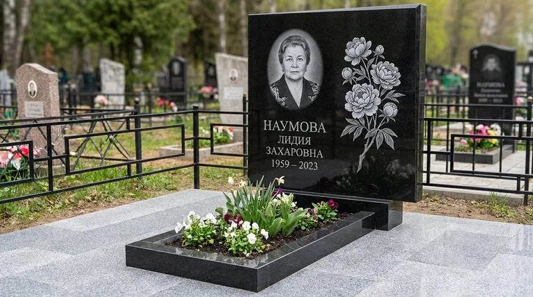 Памятник с гравировкой пионов — выполненная работа «Наумова» в Калининграде
