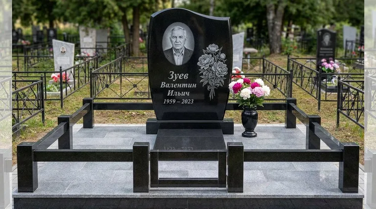 Памятник с гравировкой пионов — выполненная работа «Зуев» в Калининграде