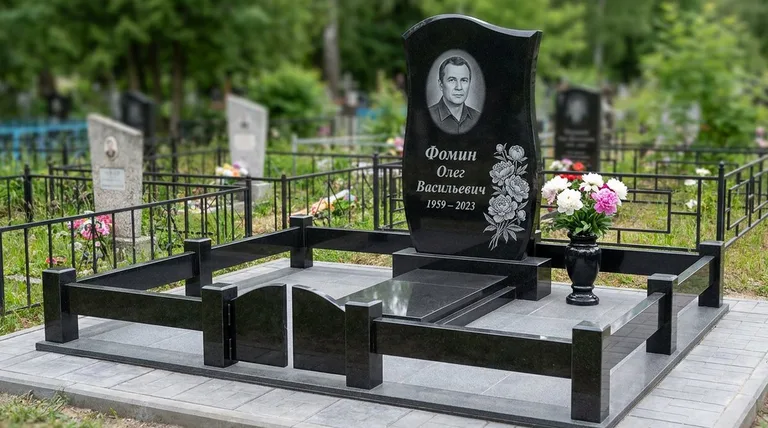 Памятник с гравировкой пионов — выполненная работа «Фомин» в Калининграде