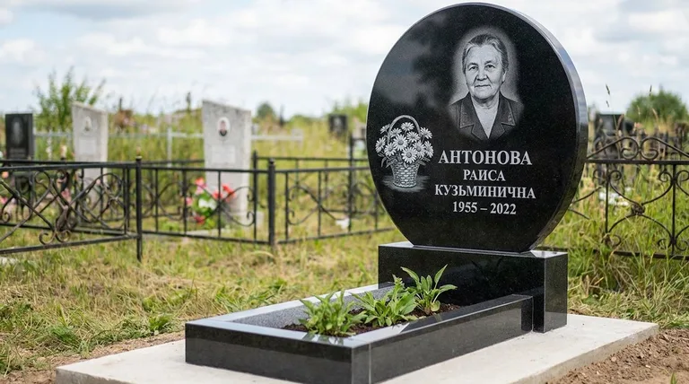 Памятник с гравировкой ромашек — выполненная работа «Антонова» в Калининграде