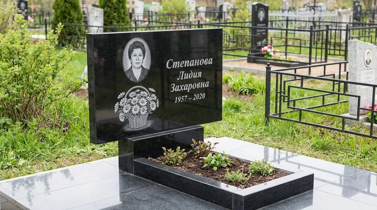 Памятник с гравировкой ромашек — выполненная работа «Степанова» в Калининграде
