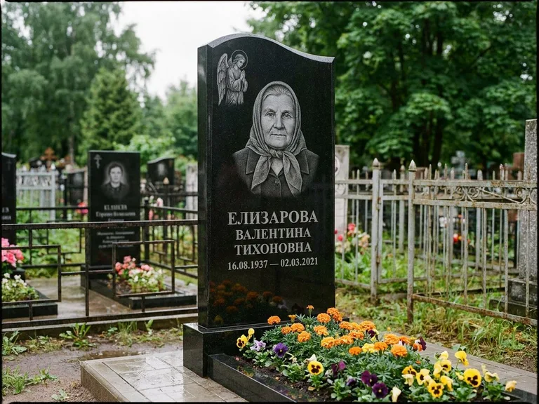 Памятник с гравировкой ангела — гравировка ангела с голубем по диагонали стелы, работа «Пантелеева» в Калининграде