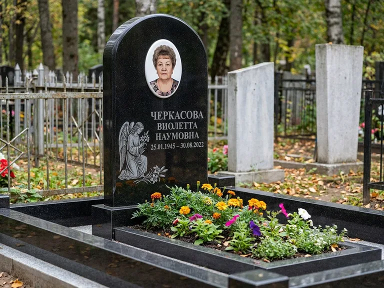Памятник с гравировкой ангела — гравировка ангела с крестом рядом с эпитафией, работа «Журавлёва» в Калининграде