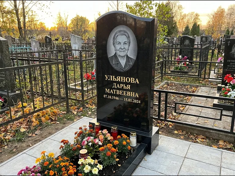 Гравировка портрета на чёрном граните — выполненная работа 12 в Калининграде