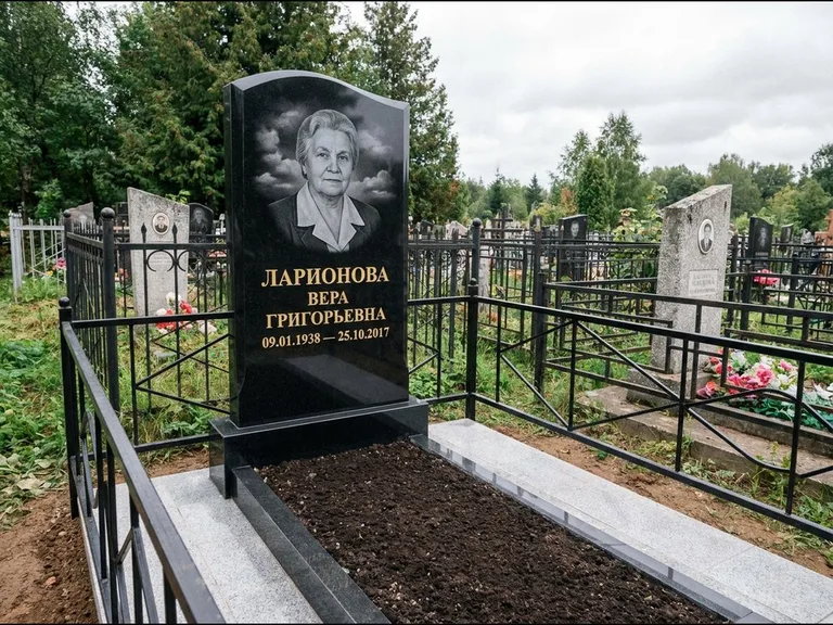 Гравировка портрета на чёрном граните — выполненная работа 16 в Калининграде