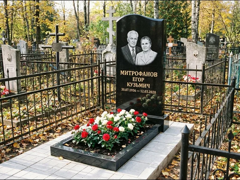 Гравировка портрета на чёрном граните — выполненная работа 17 в Калининграде