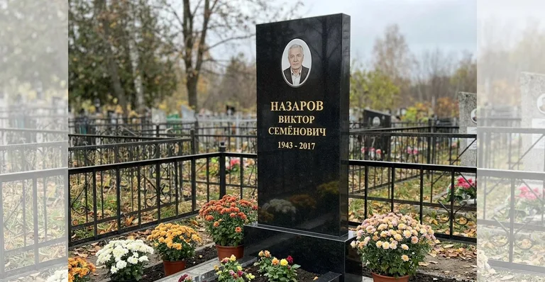 Гранитный памятник с портретом, Памятники мастерской «Мастер Каменев» на кладбищах Калининграда