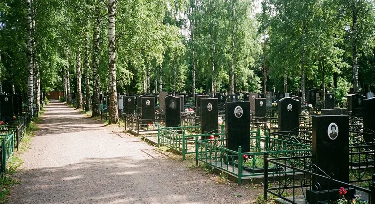 Серафимовское кладбище в Санкт-Петербурга