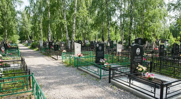 Волковское кладбище в Санкт-Петербурга