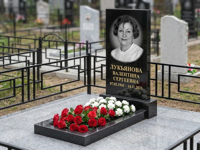 Портрет на памятнике в Калининграде — Ч/б портрет → гравировка на стандартном комплексе