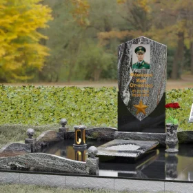 Вертикальный комбинированный памятник для одного - П194