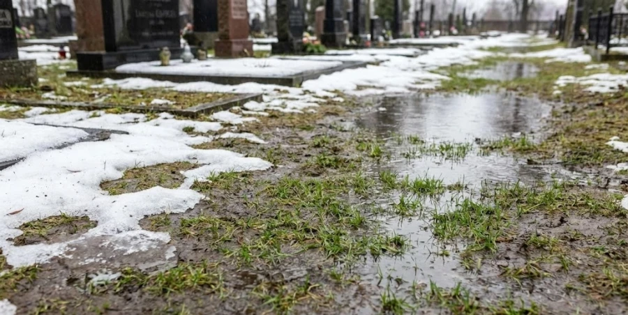 ustanovka-pamyatnika-vesnoy-riski