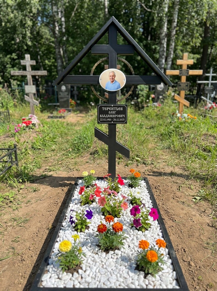 Портрет на памятнике в Калининграде — Крупный овал на кресте, портрет по грудь
